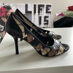 Nine West Snake Print Peep Toe Pumps. Sz. 8